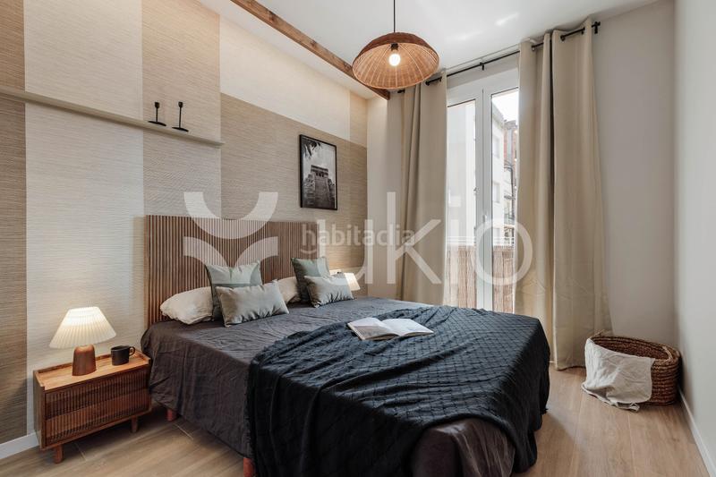 Foto 4e84c5cc-116b-4505-bf26-d94817f46844. Alquiler apartamento  de 3 habitaciones con balcón en eixample esquerra en Barcelona