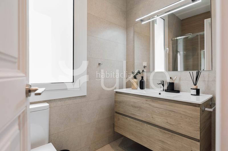 Foto cc84d72e-1222-4821-bd8f-2d47a3346a03. Alquiler apartamento  de 3 habitaciones con balcón en eixample esquerra en Barcelona