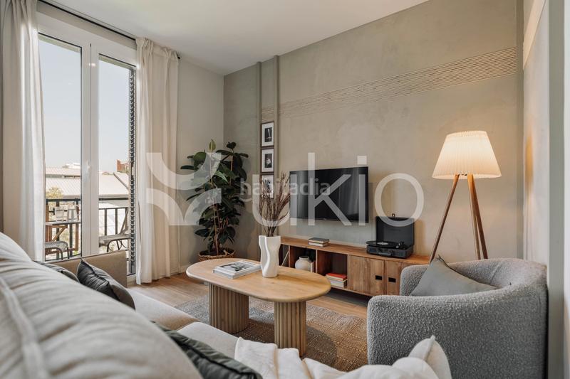 Foto fa479c69-c43f-4655-83a8-1d3b4a48d4c0. Alquiler apartamento  de 3 habitaciones con balcón en eixample esquerra en Barcelona