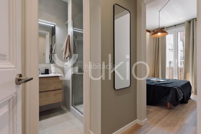 Foto fb42112b-e901-4370-a79d-1f556f9c9391. Alquiler apartamento  de 3 habitaciones con balcón en eixample esquerra en Barcelona