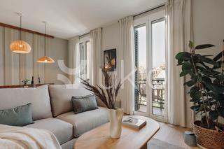 Location Appartement  Carrer de villarroel. Apartamento de 3 habitaciones con balcón en eixample esquerra