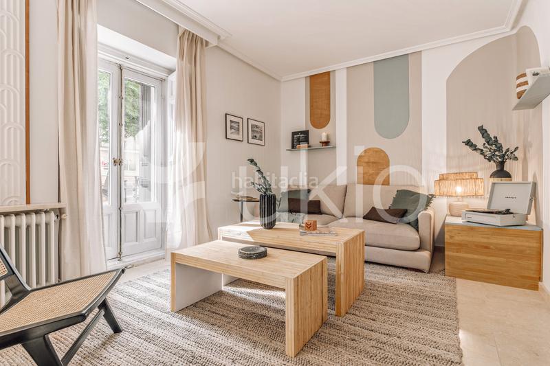 Foto c2e8f26a-1e81-4c0c-b7db-743cb8fc058e. Alquiler apartamento  de 2 habitaciones en Almagro en Madrid