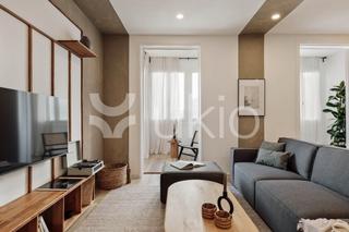 Location Appartement  Gran via de les corts catalanes. Apartamento de 4 habitaciones con oficina en l'antiga esquerra d
