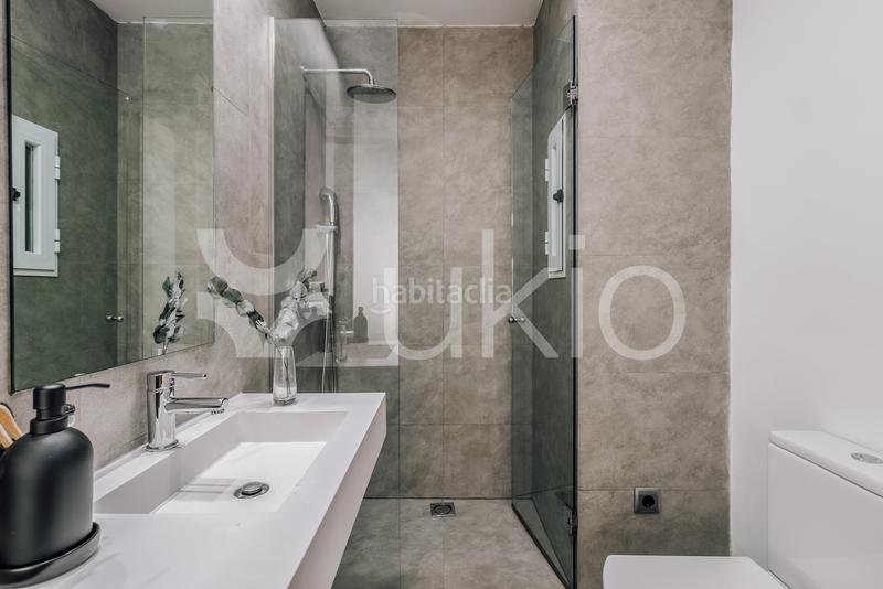 Foto be4d3fff-2066-4ebe-915c-363daf54a256. Alquiler apartamento  de 2 habitaciones en castellana en Madrid