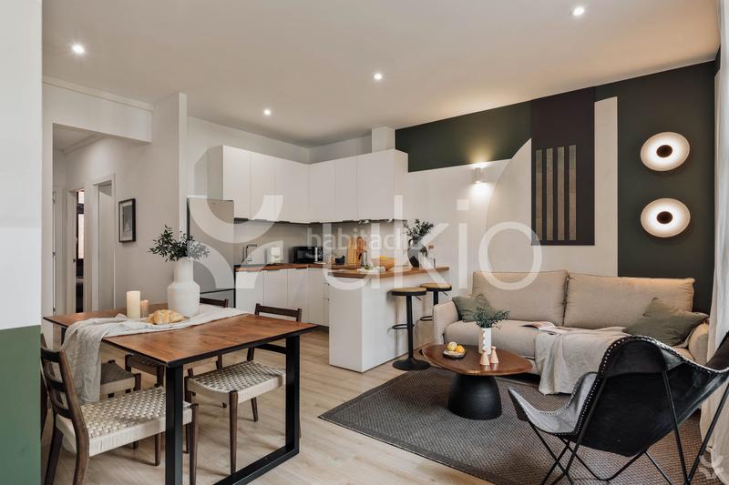 Foto 9f2ab7a7-580d-463e-aad2-96b88e3618ff. Lloguer apartament amb calefacció a Sant Antoni Barcelona