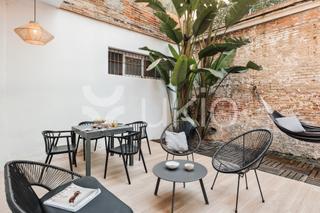 Location Appartement  Carrer del torrent de les flors. Apartamento de 2 habitaciones con terraza