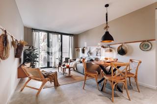 Affitto Piccolo appartamento  Gran via de les corts catalanes. Apartamento de 2 habitaciones con oficina en eixample esquerra