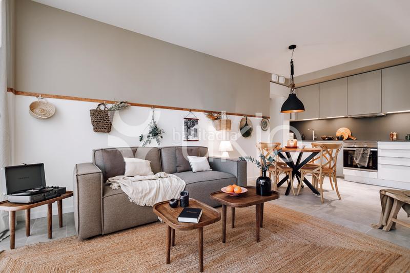 Foto 7c63558a-a838-4736-be7a-b75d021b2b23. Alquiler apartamento  de 2 habitaciones con oficina en eixample esquerra en Barcelona