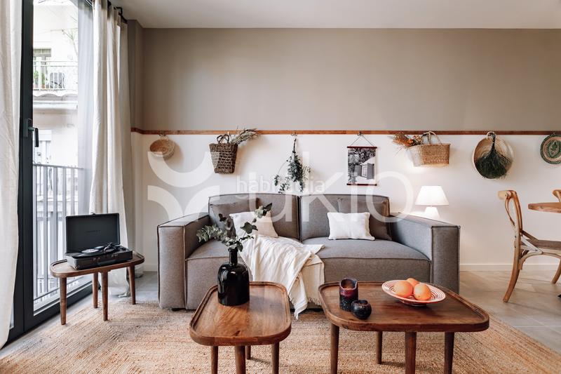 Foto f56c0765-e947-4b2e-a51c-7ca375c6b8de. Alquiler apartamento  de 2 habitaciones con oficina en eixample esquerra en Barcelona