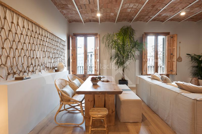 Foto 02ad6767-ac8e-4d4f-8079-4e237f8b898b. Alquiler apartamento  de 3 habitaciones con balcón en eixample en Barcelona