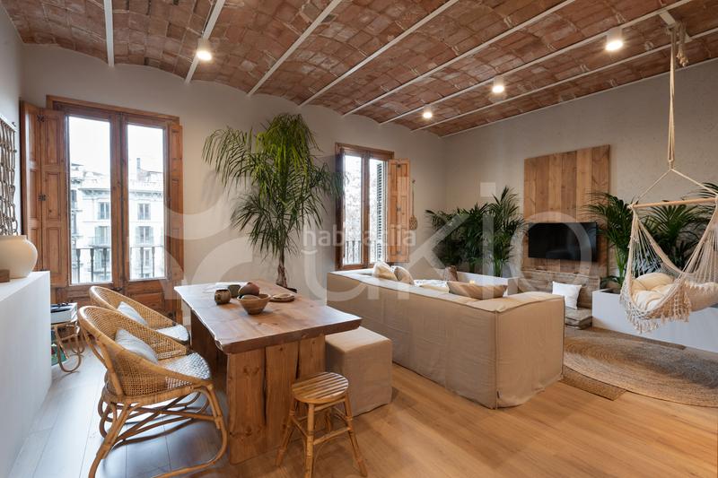 Foto 1d40fb93-2447-420f-b9de-ed0852499d64. Alquiler apartamento  de 3 habitaciones con balcón en eixample en Barcelona