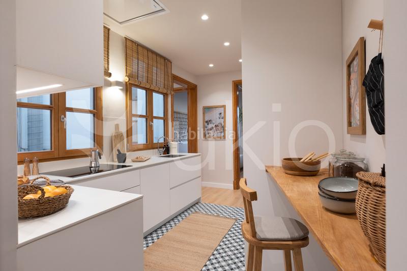 Foto 3badeee5-3a98-4f0b-b246-30b665da184d. Alquiler apartamento  de 3 habitaciones con balcón en eixample en Barcelona