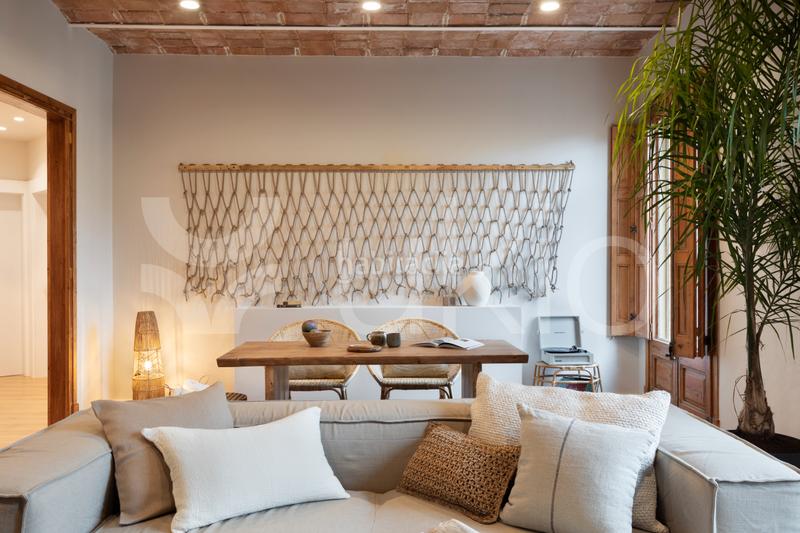 Foto 8676d47f-caa1-4922-a23a-1bdc4102d528. Alquiler apartamento  de 3 habitaciones con balcón en eixample en Barcelona