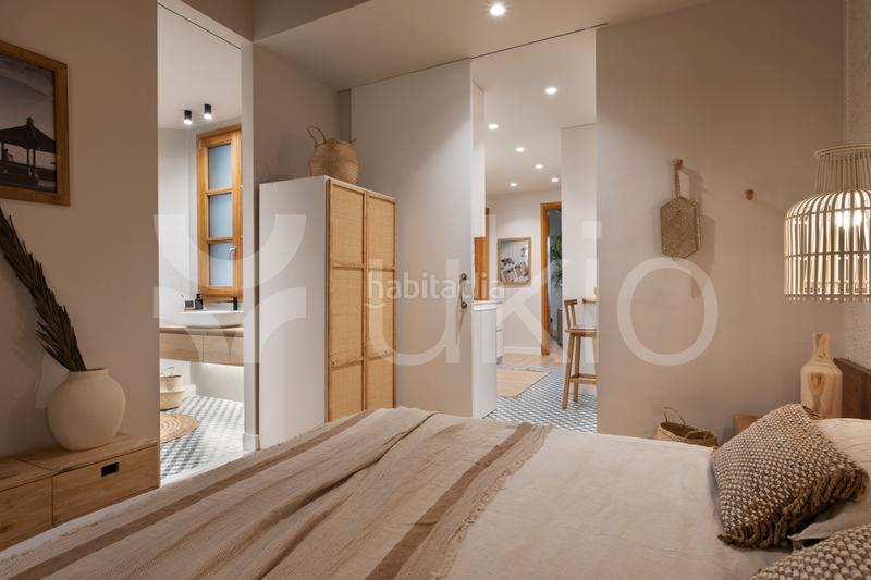 Foto d1743e64-7821-4d4f-8cd9-a46d83fe8b06. Alquiler apartamento  de 3 habitaciones con balcón en eixample en Barcelona