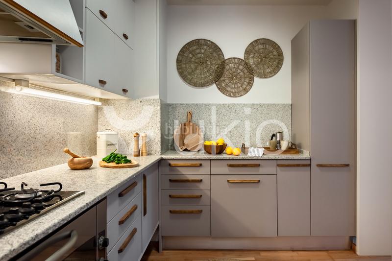 Foto 83d65cff-311d-49f0-8957-7be3c595a03b. Alquiler apartamento  de 3 dormitorios con balcón en el eixample en Barcelona