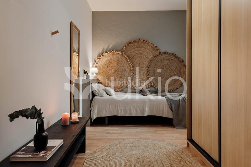 Foto f35c8fef-14da-4a4c-a78b-5f07e6245855. Alquiler apartamento  de 3 dormitorios con balcón en el eixample en Barcelona