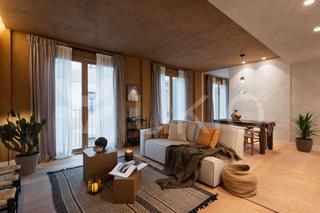 Alquiler Apartamento  Carrer de josep torres. Apartamento de 1 dormitorio con piscina y terraza comunitarias e