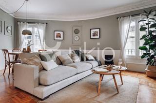 Alquiler Apartamento  Carrer de casp. Apartamento de 3 dormitorios en eixample dreta