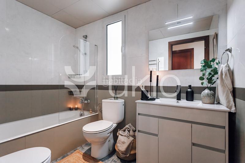 Foto 506aae0a-acbb-4038-988e-70e491da7d56. Alquiler apartamento  de 2 dormitorios con despacho y terraza en gràcia en Barcelona