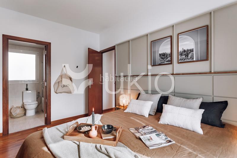 Foto f778ef1a-0265-4a7a-b062-0a08a8eef540. Alquiler apartamento  de 2 dormitorios con despacho y terraza en gràcia en Barcelona