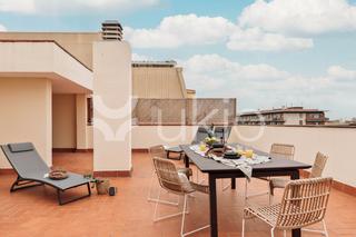 Alquiler Apartamento  Passeig de sant joan. Apartamento de 2 dormitorios con despacho y terraza en gràcia