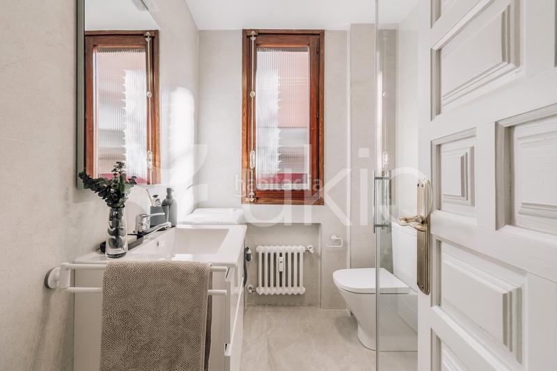 Foto a3b64235-ac30-40e2-b862-89f5a8286b56. Alquiler apartamento  de 1 habitacion con terraza en El Viso en Madrid