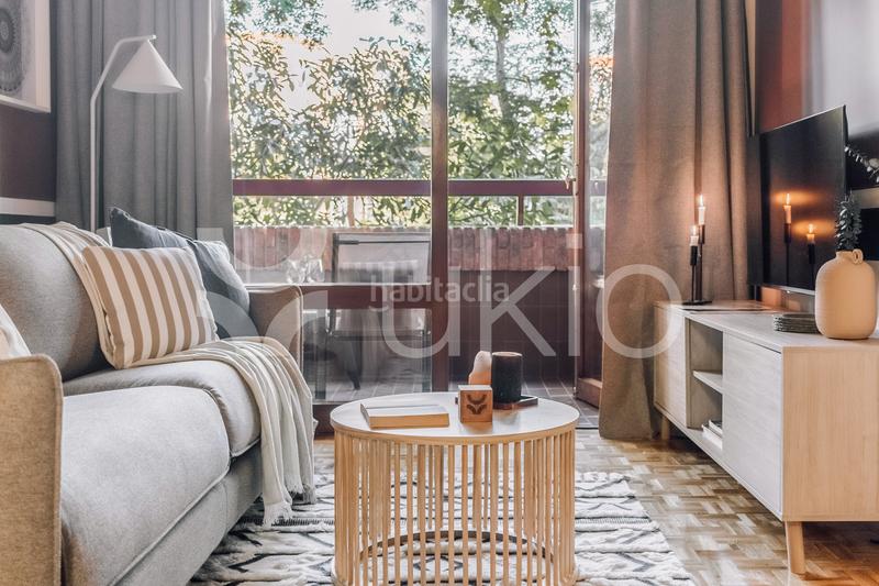 Foto b0d9de51-cd1e-4cfb-bf34-84a7b760523e. Alquiler apartamento  de 1 habitacion con terraza en El Viso en Madrid