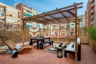 Alquiler Apartamento  Carrer de sant antoni maria claret. Apartamento de 2 habitaciones con terraza en el camp d'en grasso