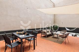 Alquiler Apartamento  Carrer del consell de cent. Dúplex de 4 dormitorios en el eixample