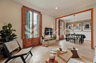 Alquiler Apartamento  Carrer de pau claris. Apartamento de 3 habitaciones con balcon en la dreta de l'eixamp