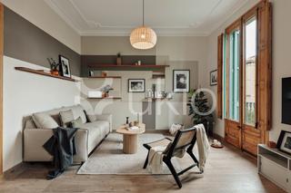 Miete Etagenwohnung  Carrer de pau claris. Apartamento de 3 habitaciones con balcon en eixample dreta