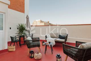 Alquiler Apartamento  Carrer de pau claris. Apartamento de 2 habitaciones con terraza en eixample dreta