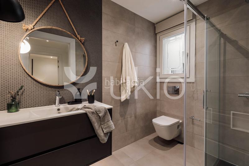 Foto 2f1f5ff4-fc51-4d17-b07e-236c98b1ec57. Alquiler apartamento  de 3 habitaciones en la dreta de l'eixample en Barcelona