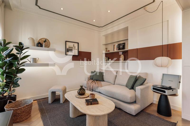 Foto ab031779-71a3-49d8-be23-b4c7d0c3d1a8. Alquiler apartamento  de 3 habitaciones en la dreta de l'eixample en Barcelona