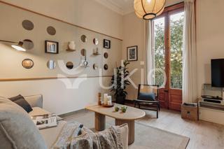 Miete Appartement  Carrer de pau claris. Apartamento de 3 habitaciones con balcon en la dreta de l'eixamp