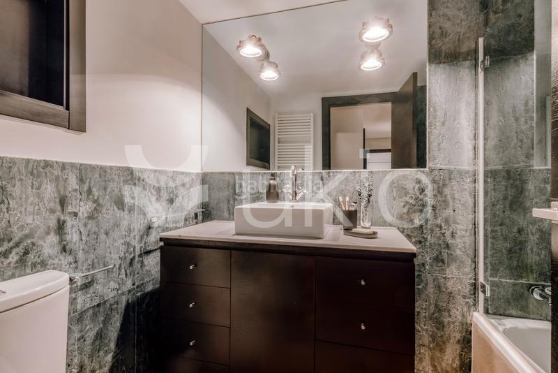 Foto 937b1aee-7ec5-428a-a54d-3232fb35500a. Alquiler apartamento  de 3 habitaciones en Almagro en Madrid