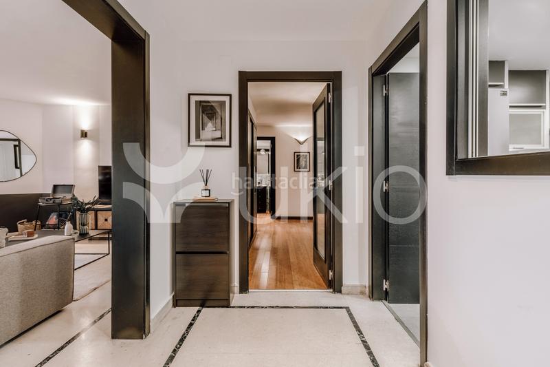Foto c60ebf8e-ba42-45c7-aea8-e68057ce9e0a. Alquiler apartamento  de 3 habitaciones en Almagro en Madrid