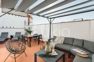 Alquiler Apartamento  Carrer de casanova. Apartamento de 2 habitaciones con terraza en l'antiga esquerra d