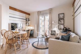 Miete Appartement  Calle de bailén. Apartamento de 2 habitaciones en palacio