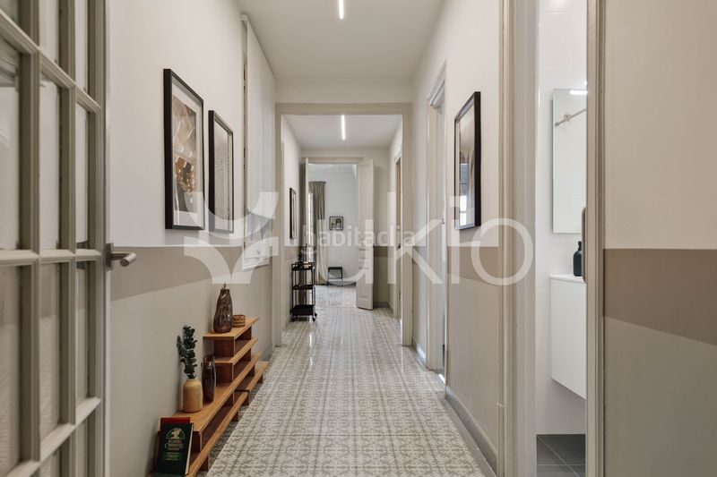 Foto 18cad5e7-0771-496f-93df-bce1e8a41957. Alquiler apartamento  de 5 habitaciones con balcon en la dreta de l'eixample en Barcelona