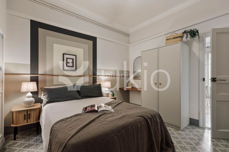 Foto 1b45aa98-9b43-40b2-b758-f1b57512e162. Alquiler apartamento  de 5 habitaciones con balcon en la dreta de l'eixample en Barcelona