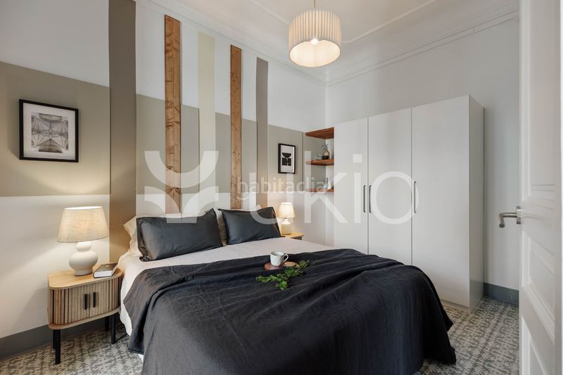 Foto 29a43e03-4a7b-4971-b7ce-a73f3d6650e0. Alquiler apartamento  de 5 habitaciones con balcon en la dreta de l'eixample en Barcelona