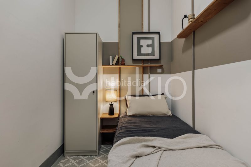 Foto 729d822c-c487-4d71-abe7-c06d89f74d12. Alquiler apartamento  de 5 habitaciones con balcon en la dreta de l'eixample en Barcelona