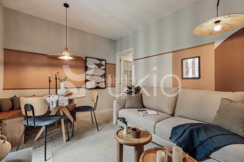 Foto 021ed883-d4ee-43b7-a893-69d45d93bcab. Alquiler apartamento  de 2 habitaciones con oficina en Sant Antoni en Barcelona