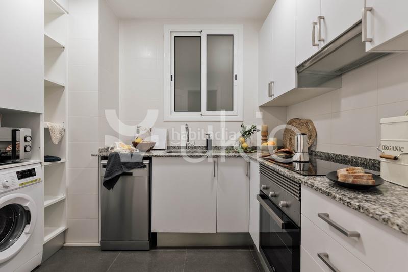 Foto 05ccaa87-2db6-4b3f-b38e-9173eb003107. Alquiler apartamento  de 2 habitaciones con oficina en Sant Antoni en Barcelona