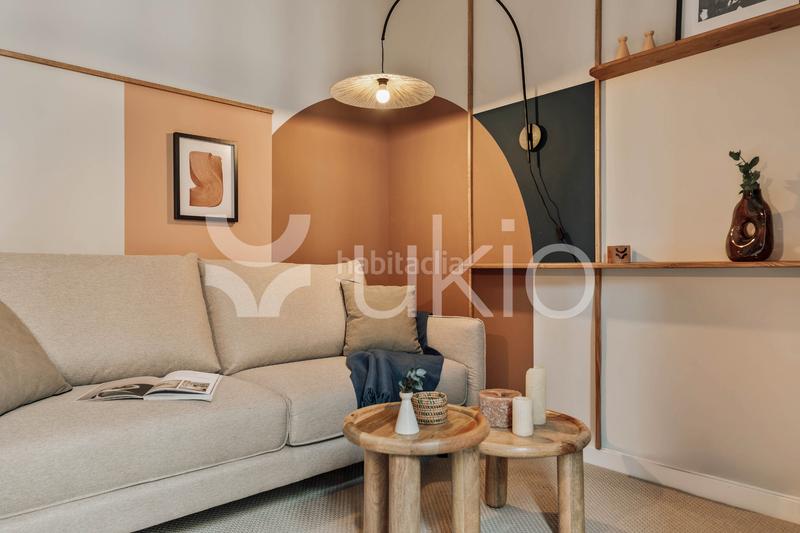 Foto ac3d09ec-abfc-467e-a309-44927a2cf3fb. Alquiler apartamento  de 2 habitaciones con oficina en Sant Antoni en Barcelona