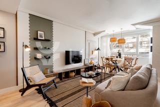 Affitto Piccolo appartamento  Calle de félix boix. Apartamento de 3 habitaciones con balcon en nueva españa