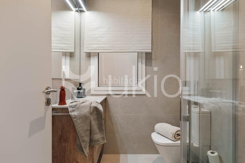 Foto 1ef18fbb-73e4-4695-84fc-8c3cfb4d5a9e. Alquiler apartamento  de 2 habitaciones con balcon en eixample esquerra en Barcelona
