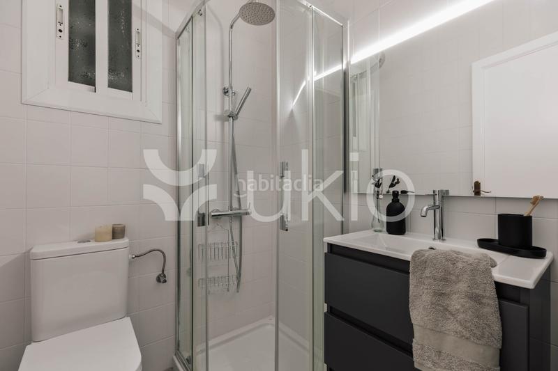 Foto 4d9d42ab-4ffc-4fbf-9655-0db7139f4361. Alquiler apartamento  de 2 habitaciones con oficina en Sants en Barcelona