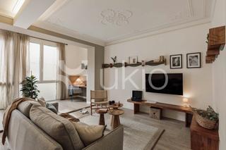 Alquiler Apartamento  Carrer de muntaner. Apartamento de 3 habitaciones con balcon en eixample esquerra